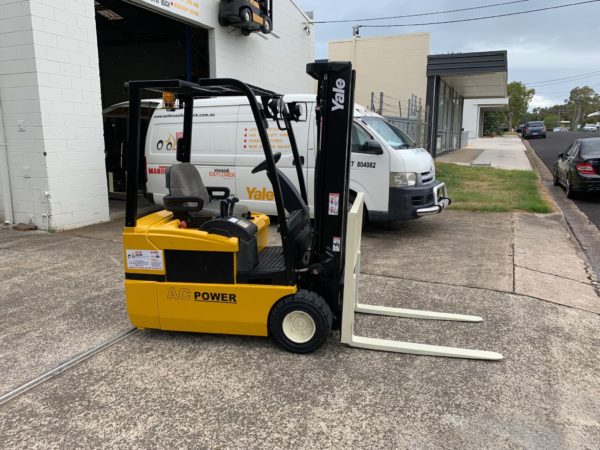 Yale ERP030 3 Wheel Electric Forklift 3